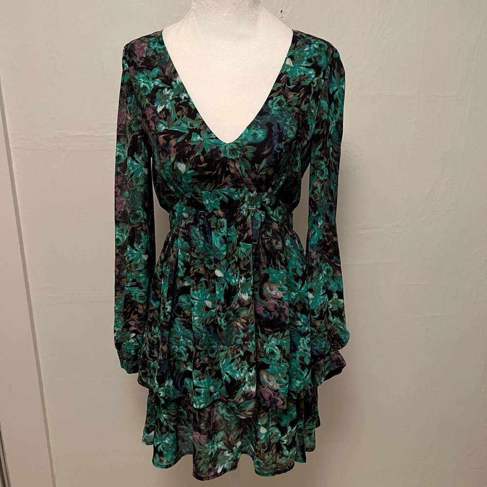 Long sleeve green dress